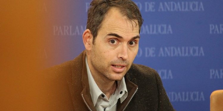 Sumar presenta en el Congreso una iniciativa para reconocer a García Caparrós como víctima del terrorismo 1 IU acusa Moreno de «no gobernar» mientras especula con las elecciones