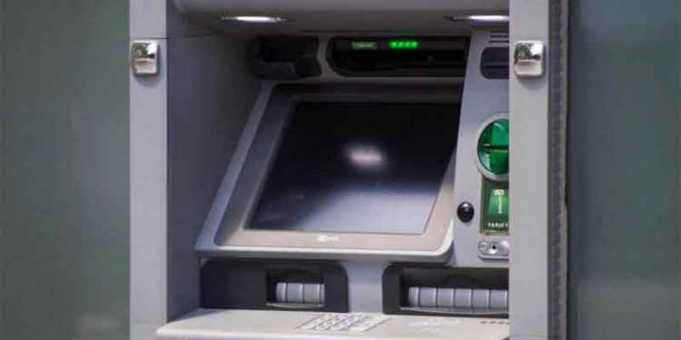 La Junta oculta a FACUA Andalucía las acciones acordadas con la banca para mejorar la atención a mayores 1 La Junta oculta a FACUA Andalucía las acciones acordadas con la banca para mejorar la atención a mayores