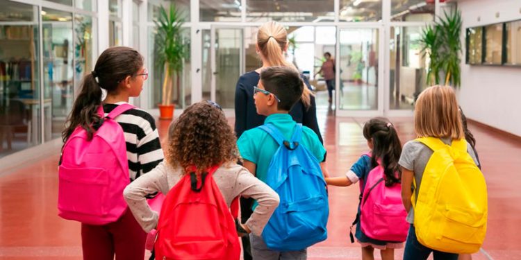 Educación abre el plazo de escolarización para el curso 2024/2025 1 CCOO denuncia los recortes de la Junta en educación: «Somos la penúltima comunidad en inversión»