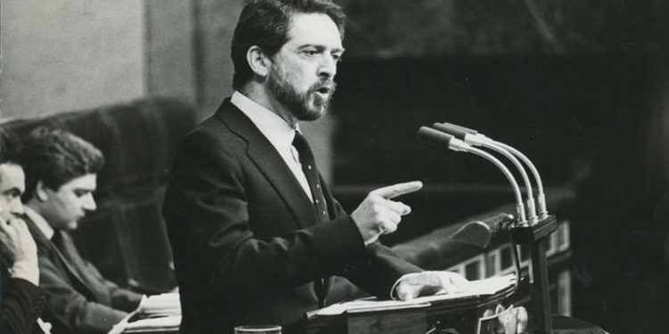 El viejo andalucismo responde al lehendakari Urkullu y su propuesta de reordenación territorial 1 Alejandro Rojas Marcos Congreso Diputados