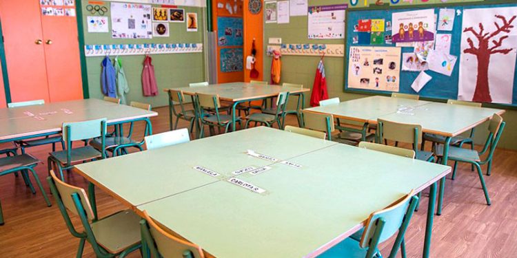 Las Asociaciones memorialistas de Andalucía reclaman a la Junta “el mismo interés” para conmemorar el 14J en los colegios 1 La falta de transporte escolar supone que niños andaluces no hayan acudido a clase