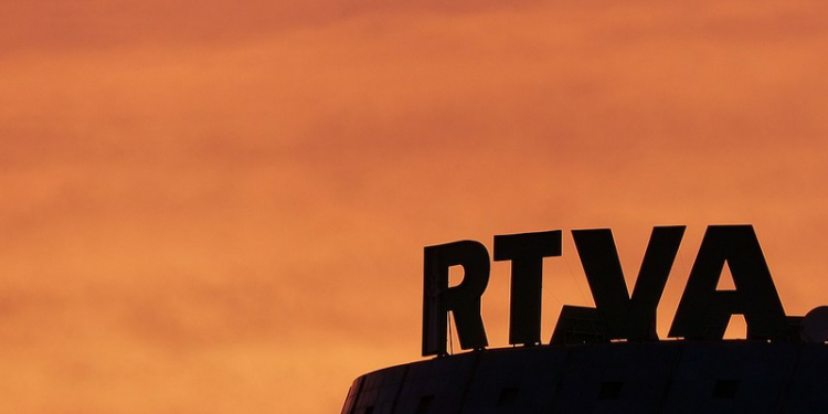 El PSOE-A plantea con una serie de propuestas mejorar el pluralismo y acabar con los bulos en RTVA 1 Edificio RTVA atardecer