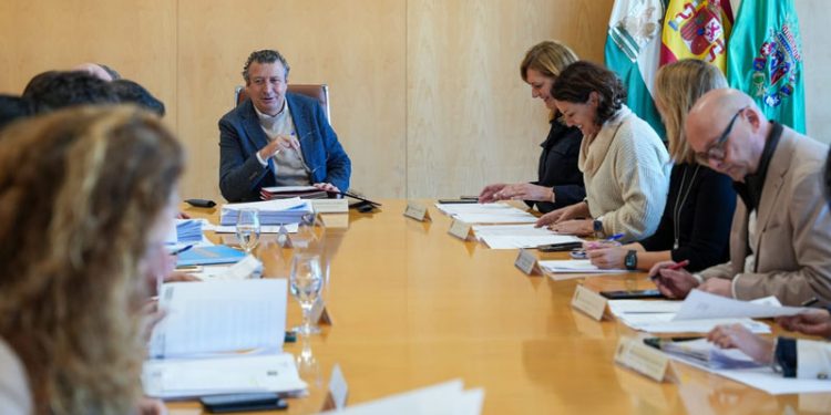 Diputación de Sevilla aprueba 41,3 millones para el empleo, la asistencia técnica y la transformación digital