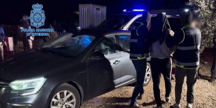 El presunto yihadista de Níjar mantenía contactos con perfiles radicales en sus redes sociales 1 Detención Policía Yihadista Níjar Almería