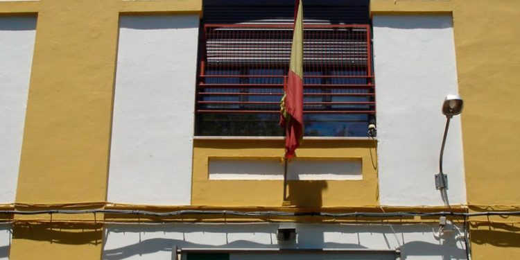 El AMPA del CEIP Borbolla se concentrará este viernes "por las deficiencias del centro" 1 El AMPA del CEIP Borbolla se concentrará este viernes «por las deficiencias del centro»