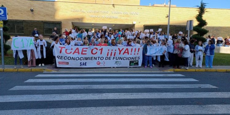 Los técnicos de cuidados auxiliares se manifiestan para exigir una "correcta" clasificación profesional 1 Los técnicos de cuidados auxiliares se manifiestan para exigir una «correcta» clasificación profesional