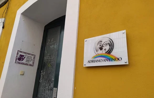 Más de una treintena de asociaciones LGTBI denuncian a la Junta por una guía educativa «sexista y discriminatoria»
