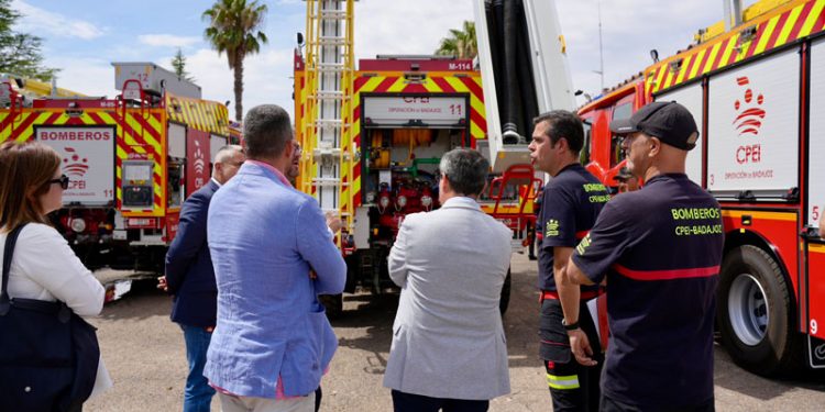 La provincia de Badajoz cuenta ya con cuatro nuevos camiones de bomberos 1 La provincia de Badajoz cuenta ya con cuatro nuevos camiones de bomberos