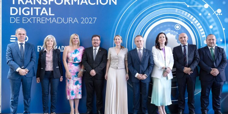 La Estrategia de Transformación Digital pretende colocar a Extremadura en el liderazgo de la conectividad y la accesibilidad 1 La Estrategia de Transformación Digital pretende colocar a Extremadura en el liderazgo de la conectividad y la accesibilidad