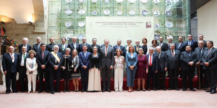 El Rey Felipe VI el 'Encuentro de las Academias Hispanoamericanas de la Historia' en Trujillo 1 El Rey Felipe VI el ‘Encuentro de las Academias Hispanoamericanas de la Historia’ en Trujillo