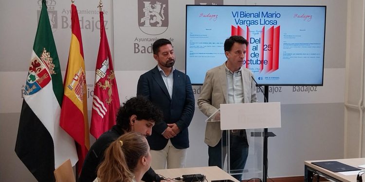 Álvaro Vargas Llosa destaca el afecto de su padre por Extremadura antes de la Bienal 1 Alvaro Vargas Llosa destaca el afecto de su padre por Extremadura antes de la Bi