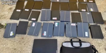 Detenido el ladron de tablets en Badajoz Guardia Civil recupera el botin sustrai
