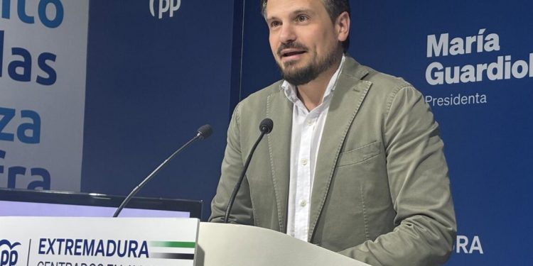 El PP apuesta por la moderacion y la centralidad para ganar la confianza de los