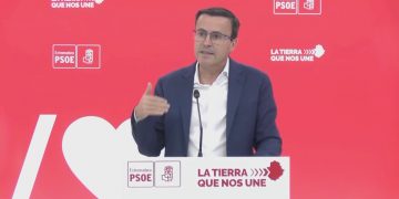 El PSOE de Extremadura respalda unanimemente a Gallardo como candidato para el 2