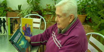 La maestra de Badajoz que transforma la dehesa en un aula literaria Cada libro e