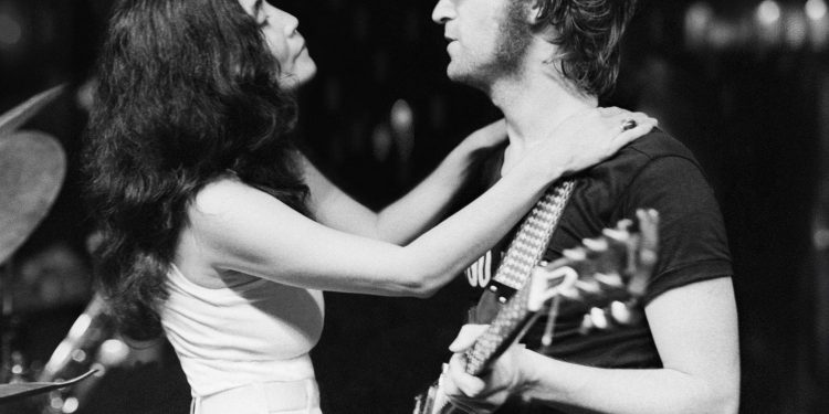 Manolo Garcia sorprende a sus fans con un concierto inesperado en Merida mientra