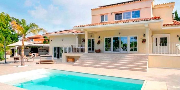 Mas de 200 casas okupadas en Extremadura estan a la venta